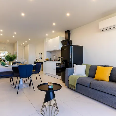 Mango Heliopolis - - Terrace - Climatisation - Parking - Village Naturiste דירה אגדה